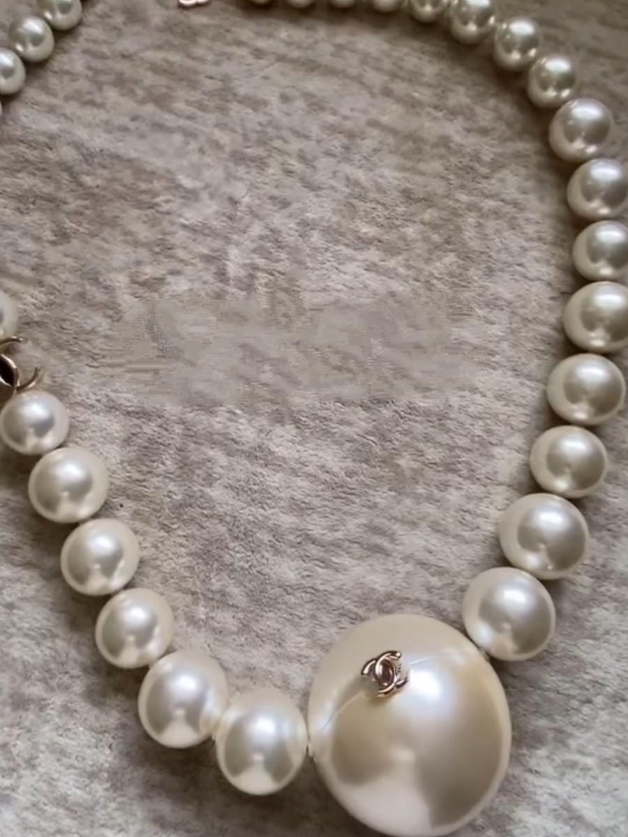 The Pearl Loop Shoulder Bag